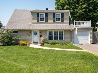 349 Ivy Ave, Westbury, NY 11590
