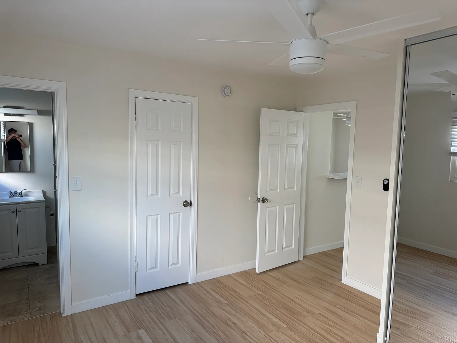 1 bed, 450 sqft, $2,300 — Photo 2