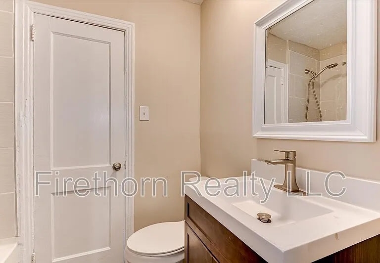 924 Royalette Ave — Photo 19