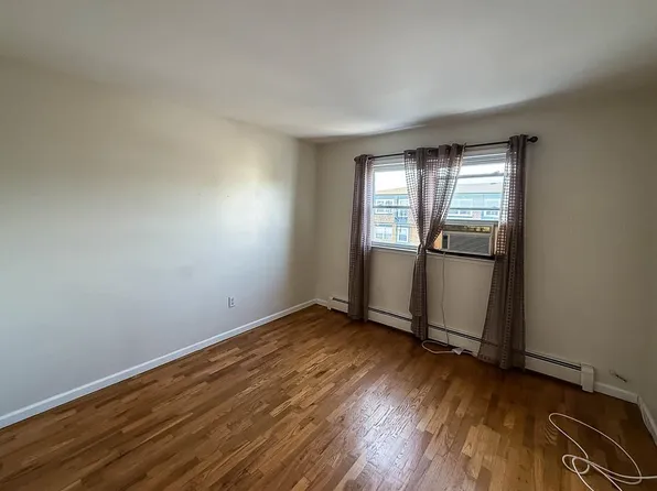 513 Avenue C image 20 of 27