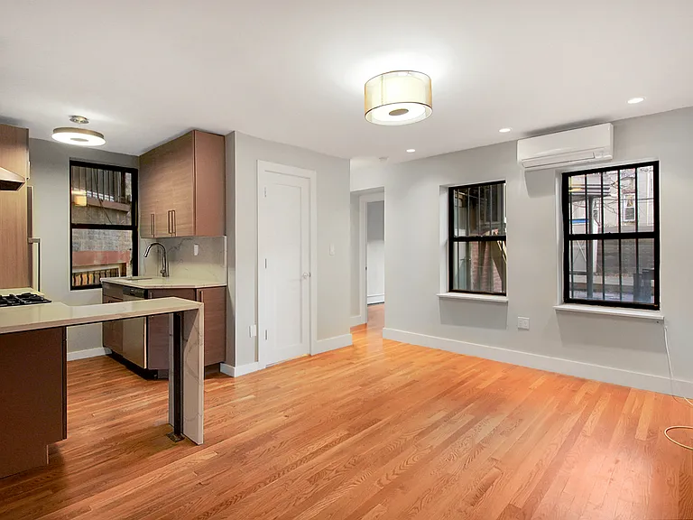 78 Halsey St #1R — Photo 3