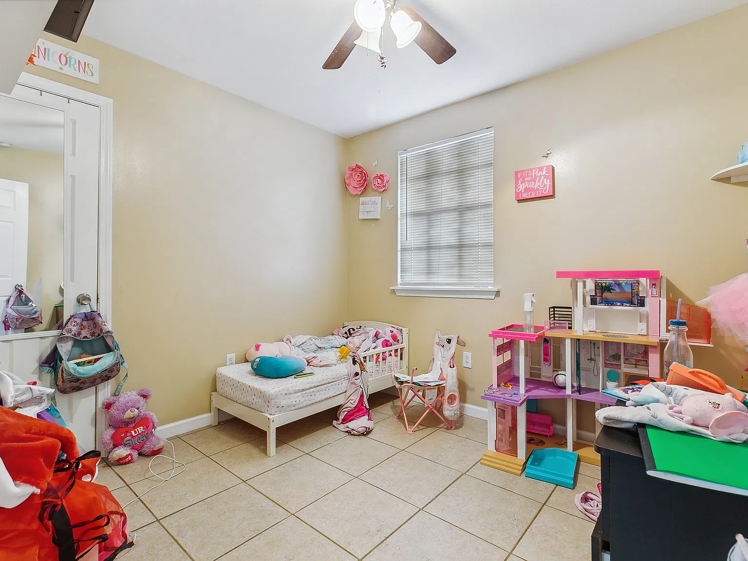2 bed, 802 sqft, $1,250 — Photo 1