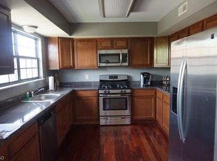 52 Beacon Hill Rd APT F, West Milford, NJ 07480