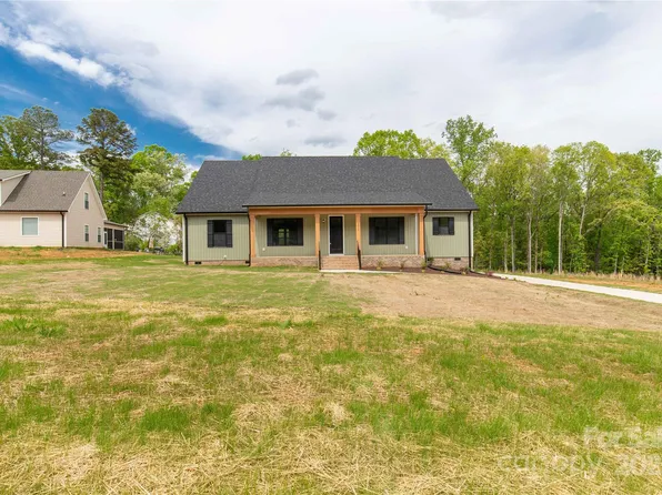 2212 University Dr, Lancaster, SC 29720