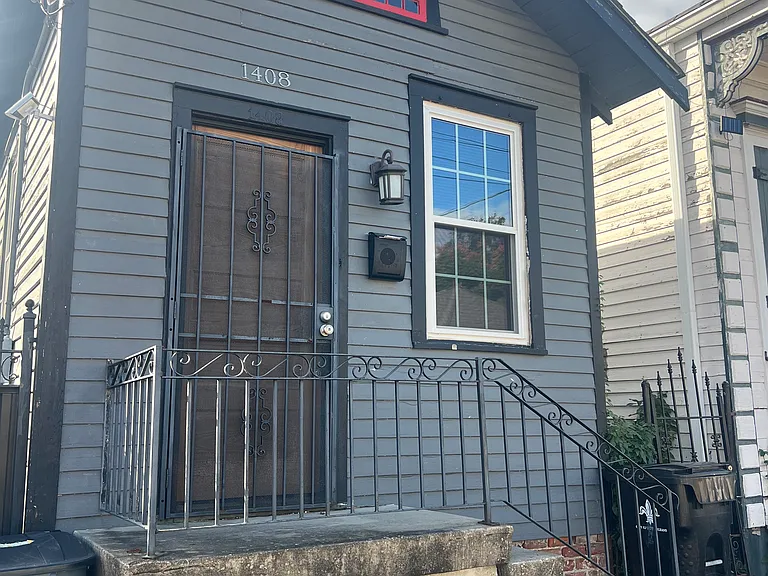 1400-08 Spain St — Photo 1