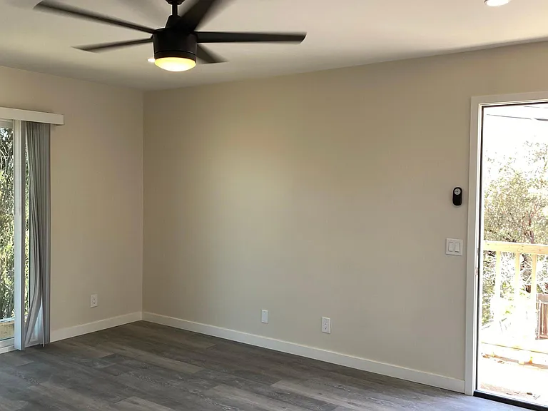 2813 Menlo Ave — Photo 5