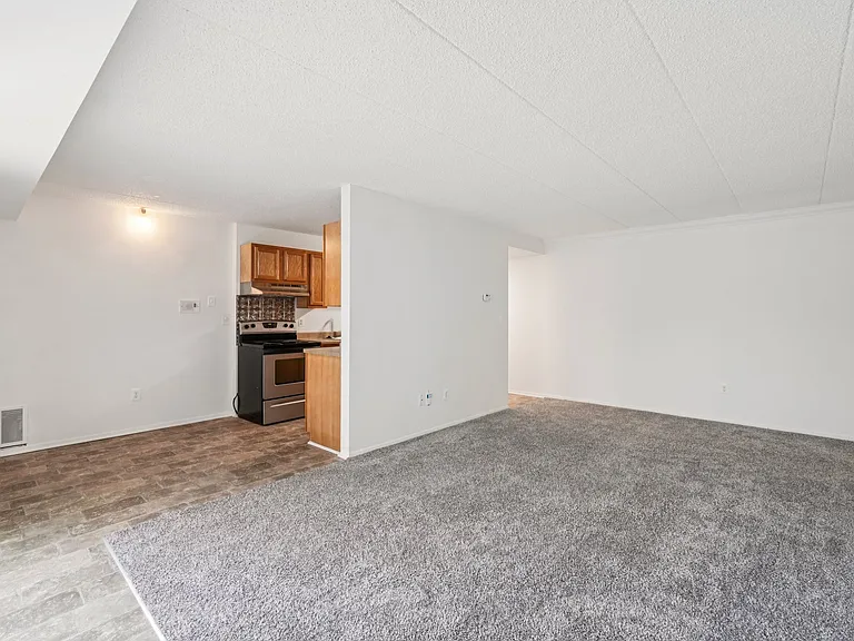 Riverside Village Apartments — Photo 86