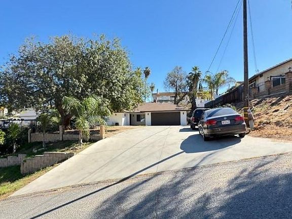 2nd image of 14051 El Mesa Dr