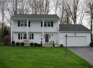 446 Pamila Ct, Poland, OH