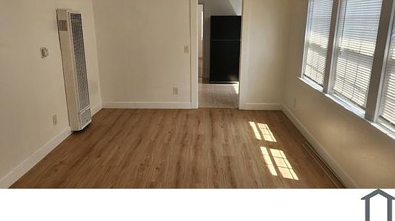 3rd image of 135 W 51st St