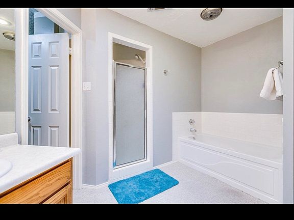 5th image of 3570 Grandview Dr