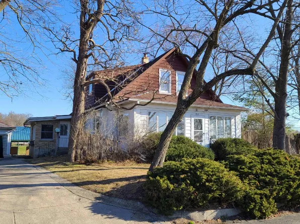 809 West Edgewater Street, Portage, WI 53901