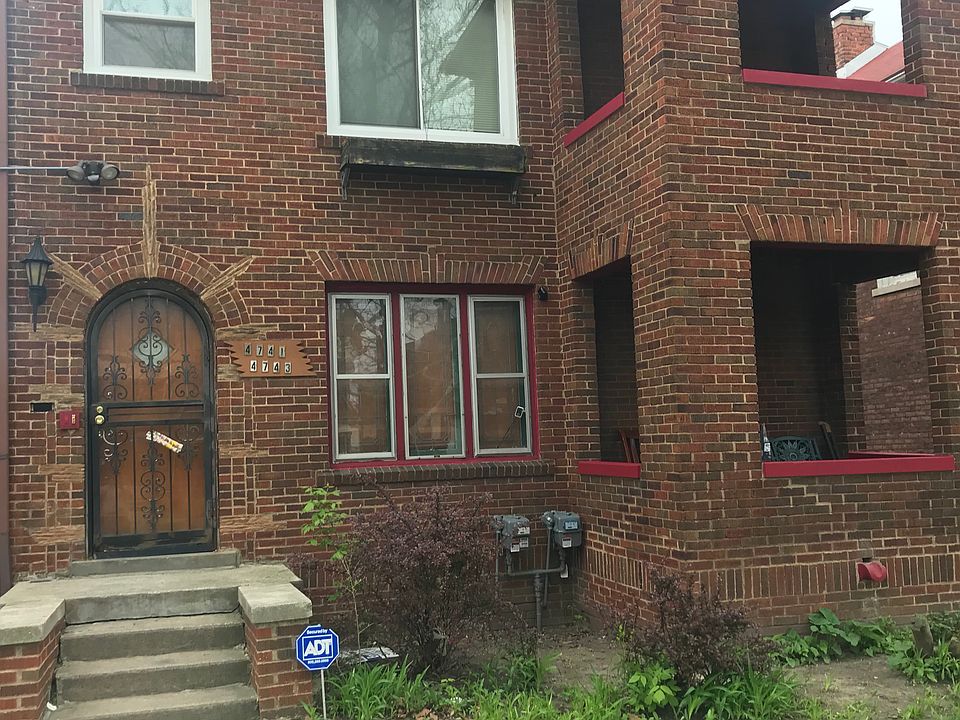 1st image of 4741 W Buena Vista St #2