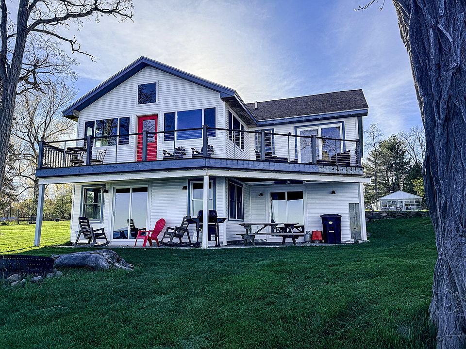 1st image of 90 Lakeshore Dr
