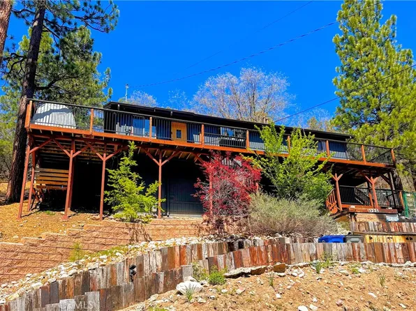 1231 Ridge Rd, Fawnskin, CA 92333