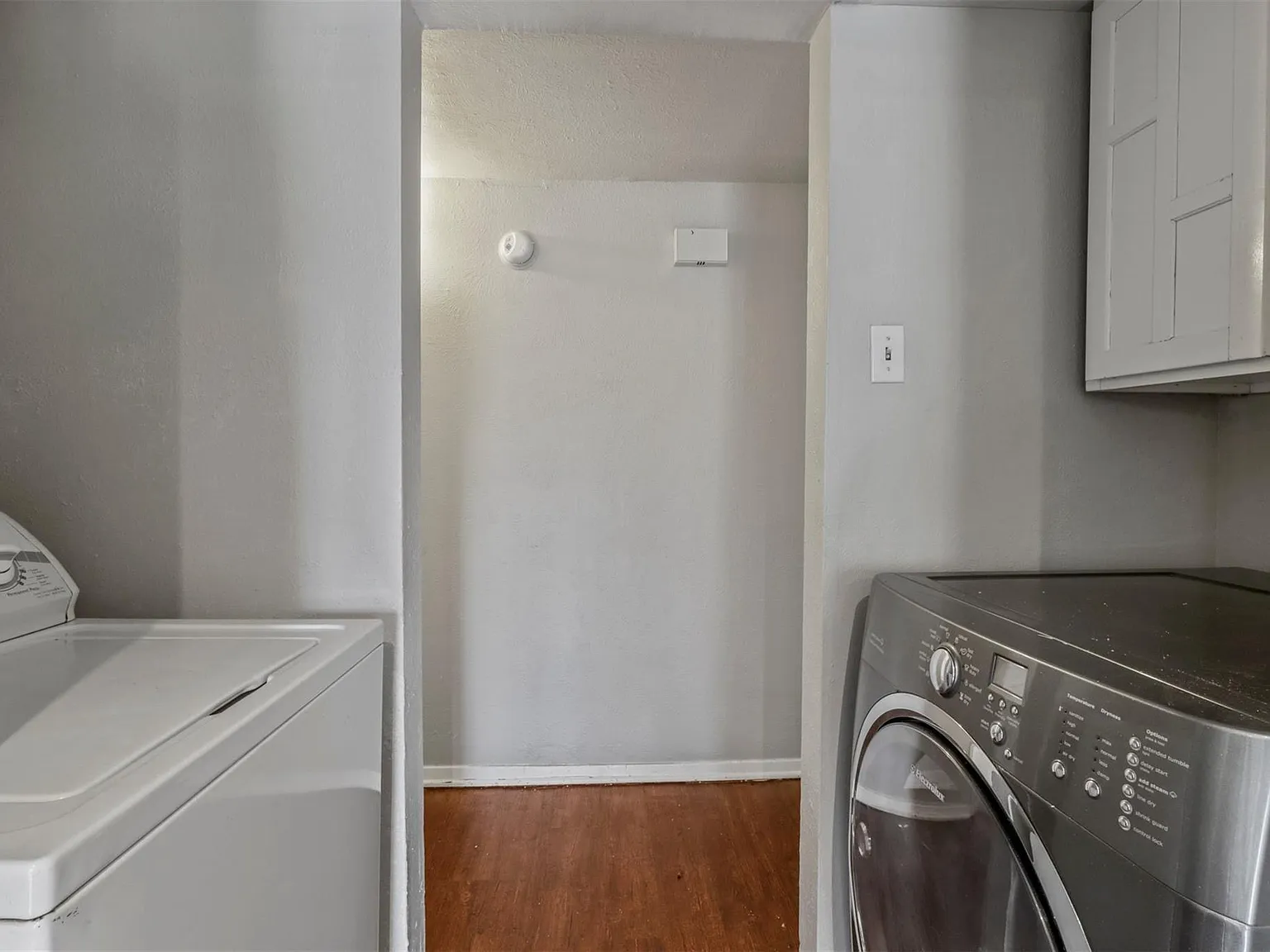 3 bed, 1268 sqft, $1,875 — Photo 3
