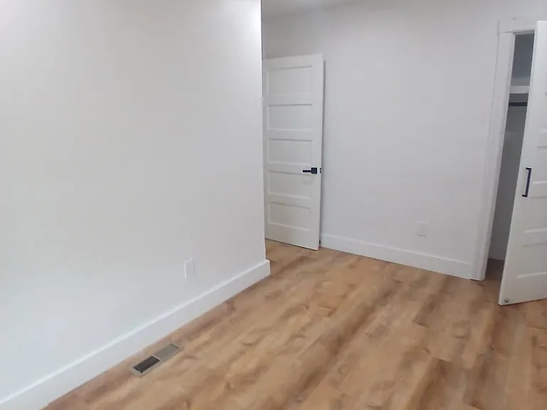 537 E Mayland St — Photo 15