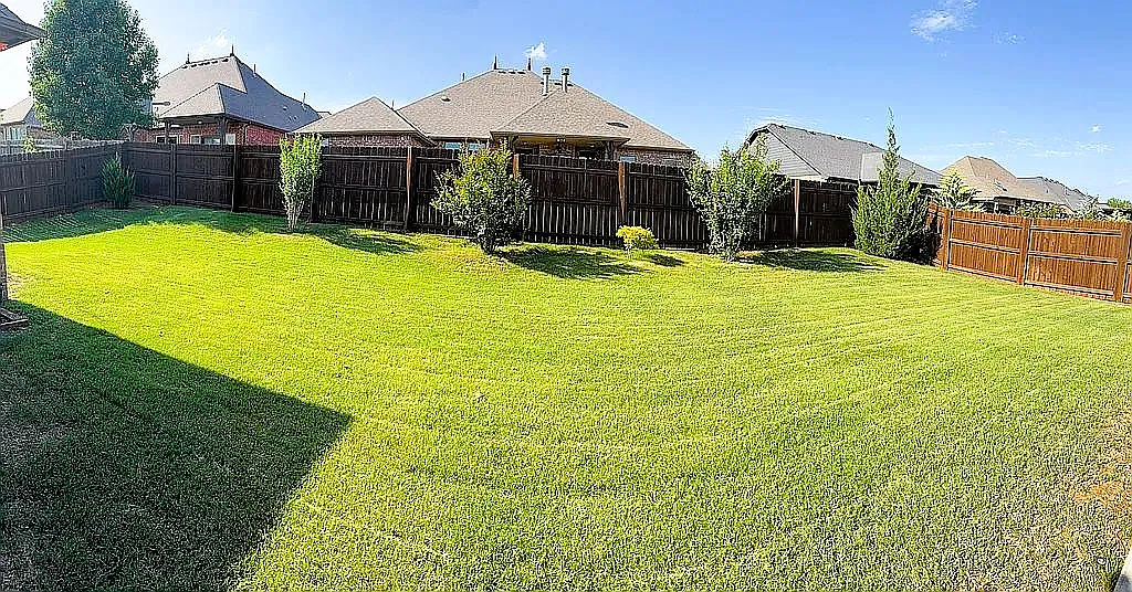 3 bed, 2.5 bath, 2210 sqft, $3,250 — Photo 4