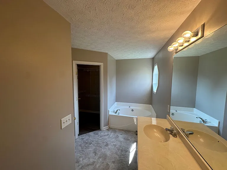 3222 Briarhill Ct — Photo 9