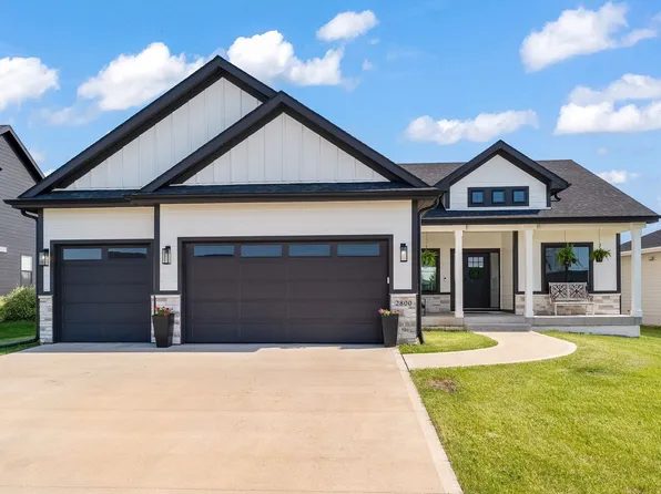2800 Blooming Heights Dr, Norwalk, IA 50211