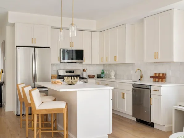 1209 Bennington St #2, Boston, MA 02128