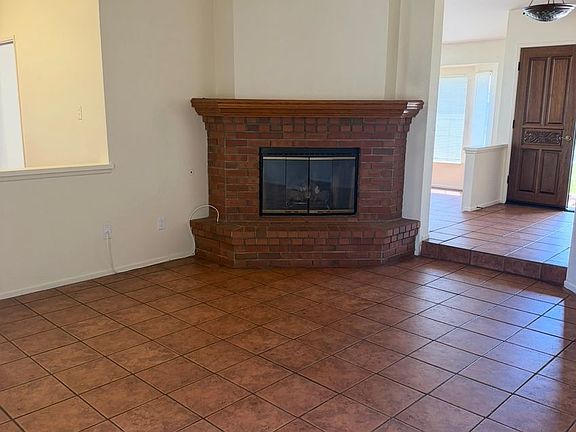 4th image of 23890 Hazelwood Dr