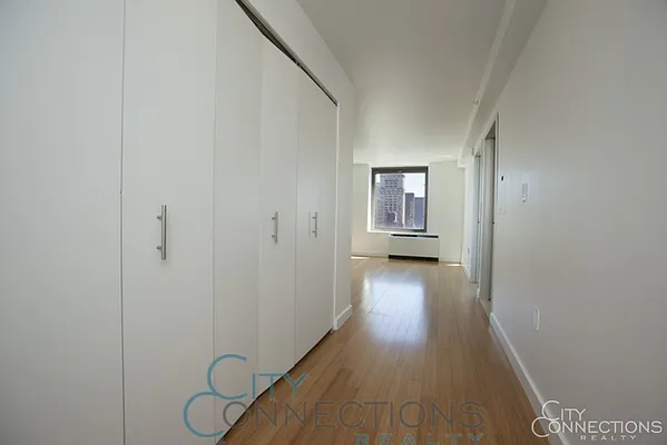 Rented by City Connections Realty | media 15