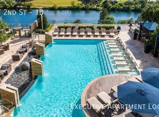 500 W 2nd St #1B, Austin, TX 78701