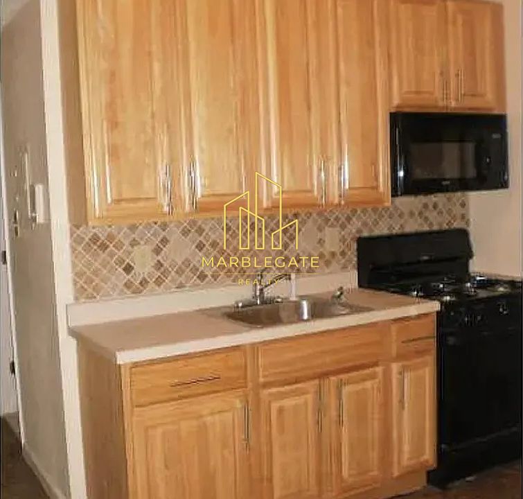 1st image of 457 Hawthorne Ave #55