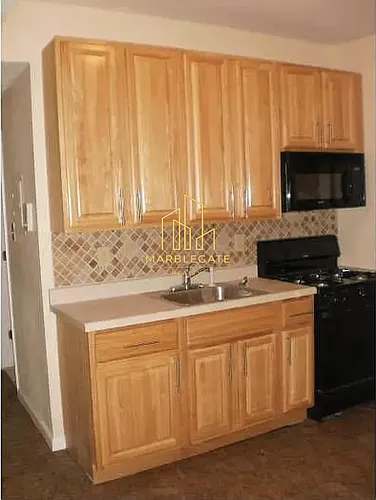 457 Hawthorne Ave Photo 1