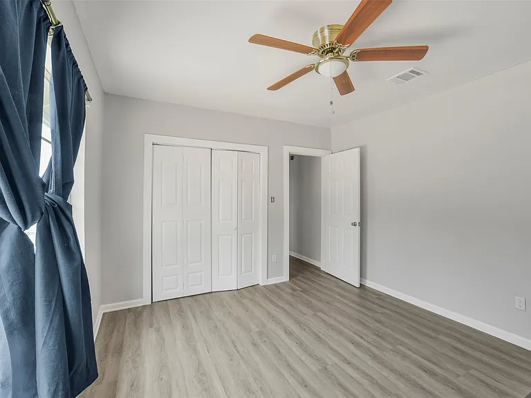 220 Engel St — Photo 17