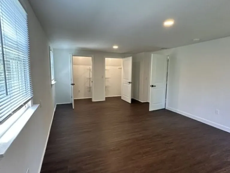 405 Saltaire Way — Photo 15