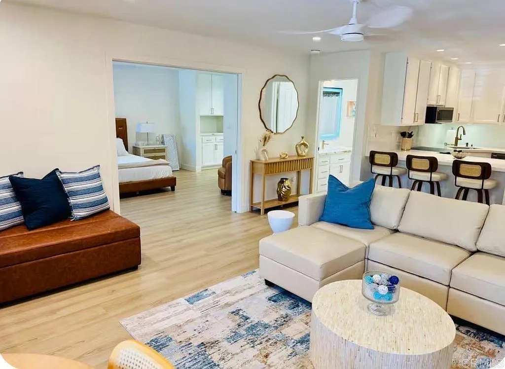 1 bed, 876 sqft, $6,500 — Photo 1