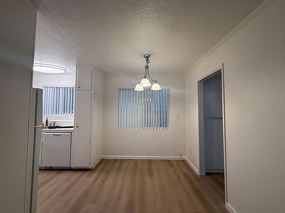 5th image of 3914 Center St #5