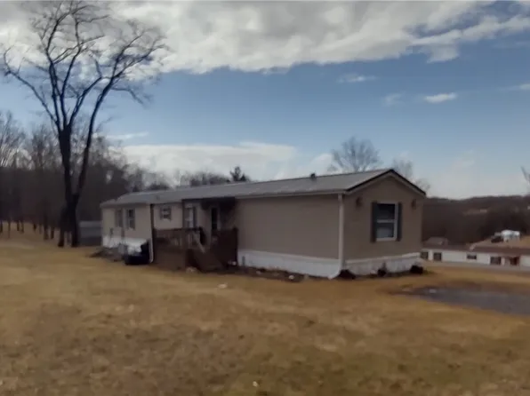 325 Chelden Ln, Karns City, PA 16041