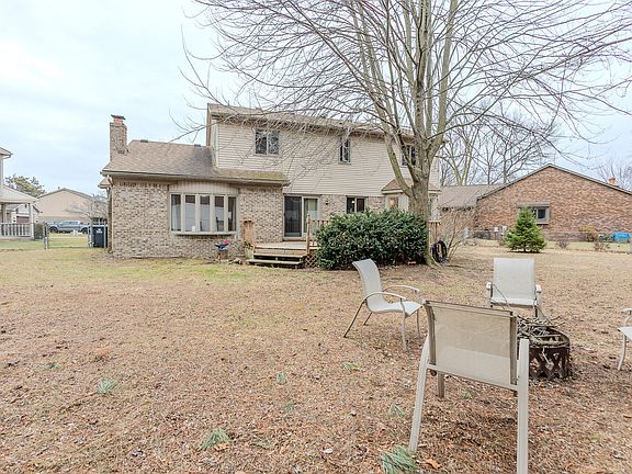 5th image of 34508 Marina Ct