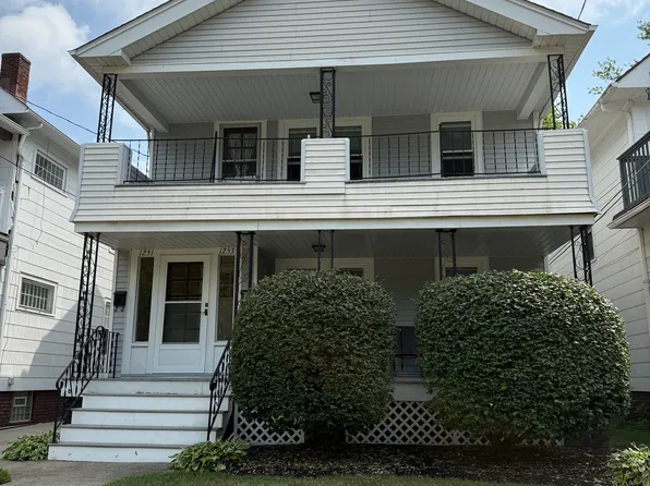 1251 Webb Rd, Lakewood, OH 44107