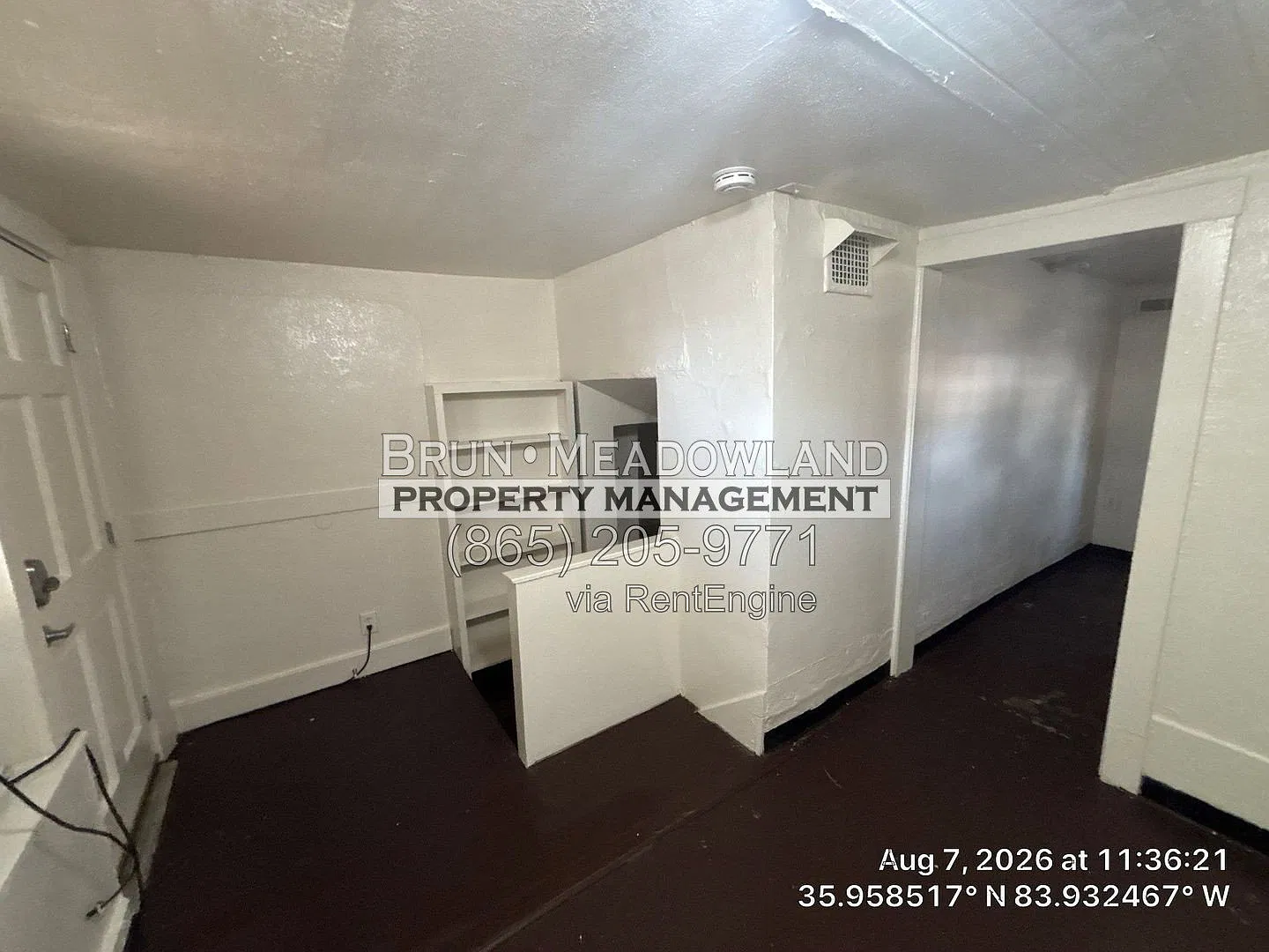 1 bed, 1.0 bath, 300 sqft, $1,050 — Photo 3