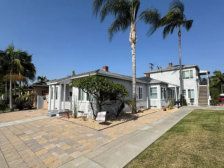 4542 N Lakewood Blvd. — Photo 30