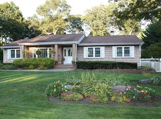5 Alpine Pl, Lake Grove, NY 11755