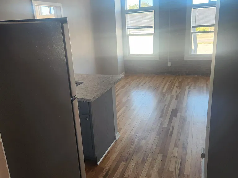 2711 Leavenworth St #2 — Photo 1