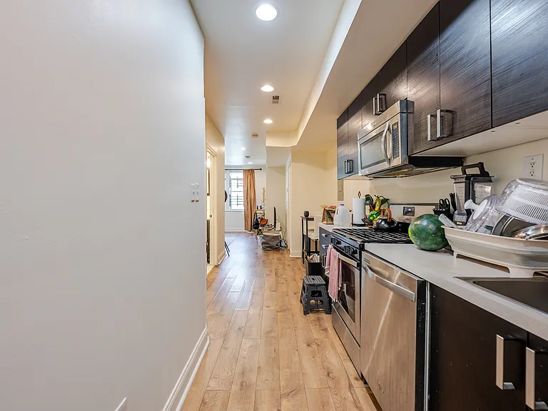 1909 M St NE #2 — Photo 9