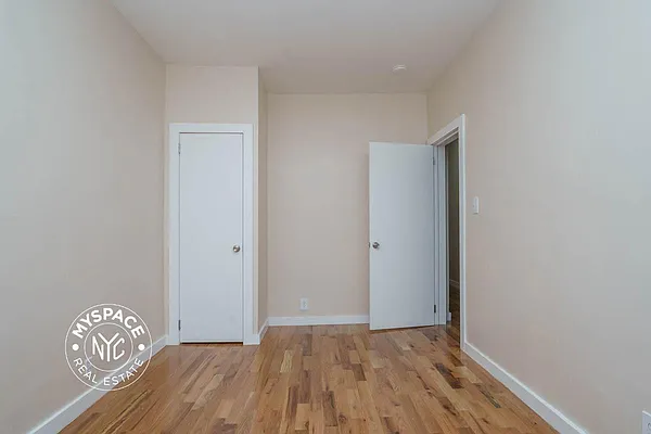 Rented by MySpaceNYC | media 9