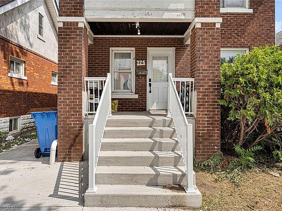 3rd image of 374 Josephine Ave