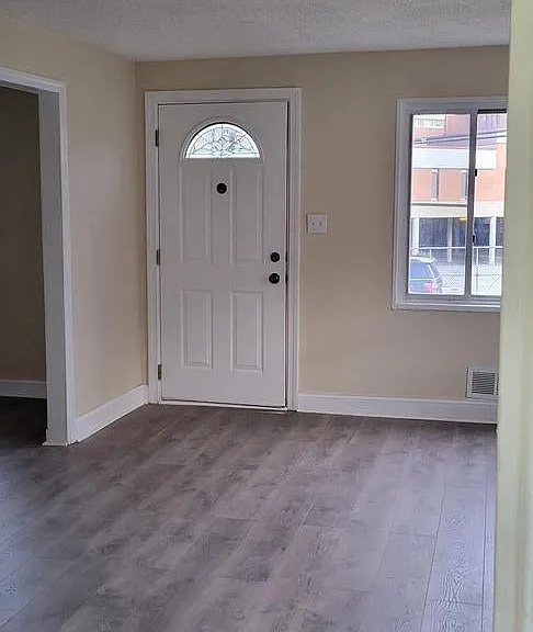 5018 N Englewood Dr — Photo 10