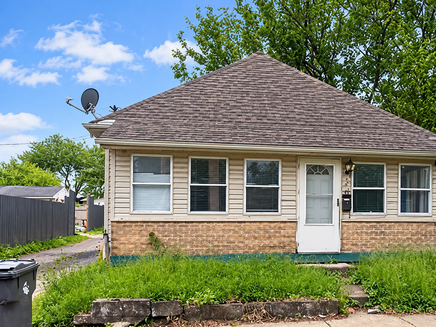 2 bed, 774 sqft, $1,049 — Photo 2