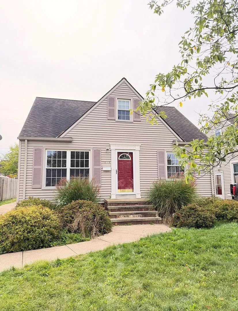 Charming 3-Bedroom Home with Garage in Brooklyn, $1,800/Month — Photo 1