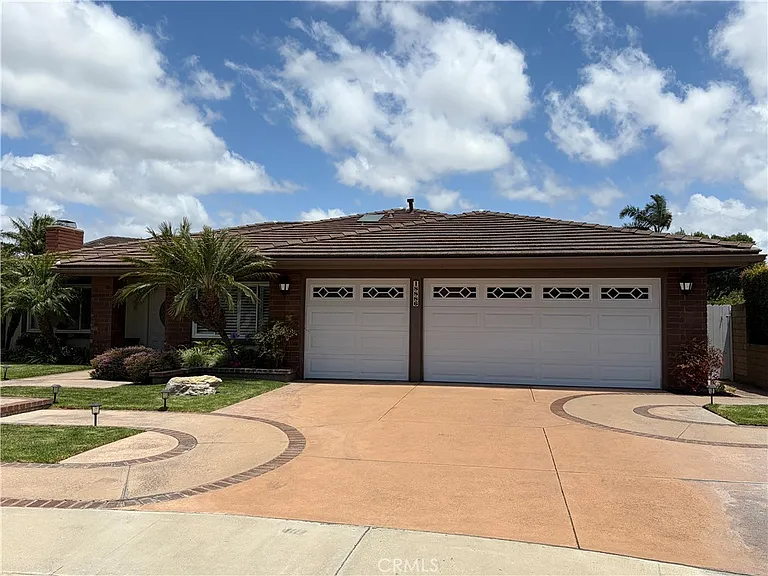 18886 Mount Walton Cir — Photo 1