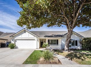 1076 W Saffron St, Hanford, CA 93230