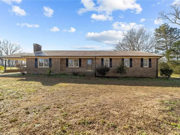 1828 S State Highway 705, Seagrove, NC 27341